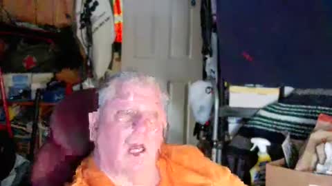 mr_canoe_licker_69 online show from January 13, 8:37 pm