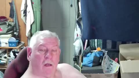 mr_canoe_licker_69 online show from February 25, 7:03 pm