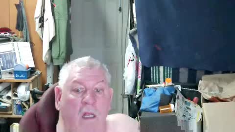 mr_canoe_licker_69 online show from February 28, 7:14 pm
