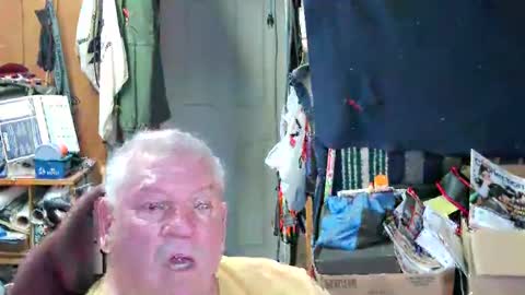 mr_canoe_licker_69 online show from March 7, 9:17 pm