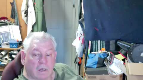 mr_canoe_licker_69 online show from March 9, 6:32 pm