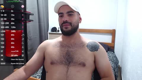 Snapshot of mr_chr1s chatting on December 7, 12:30 am chris online show from December 7, 12:30 am