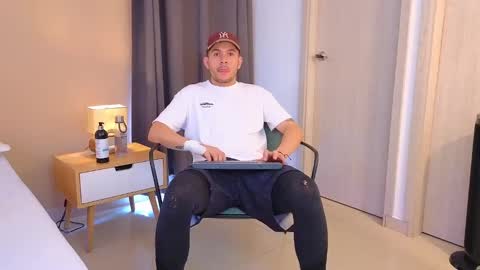 Danny  Aleja online show from February 13, 6:05 pm