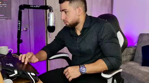 Snapshot of mr_david_cox chatting on February 16, 12:41 am David online show from February 16, 12:41 am