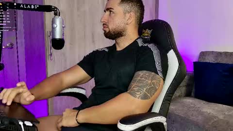 Snapshot of mr_david_cox chatting on February 17, 11:44 am David online show from February 17, 11:44 am