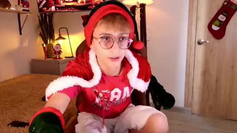 Mr Evans online show from November 22, 5:45 pm