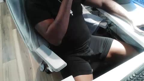 mr_facial_101 online show from December 16, 1:53 am