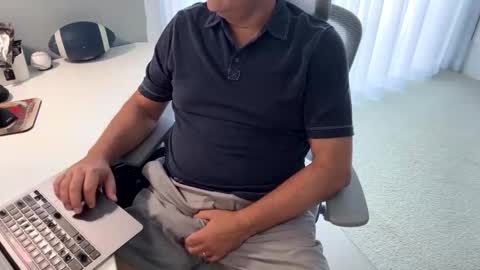 mr_hornyasfuck online show from November 17, 1:39 pm