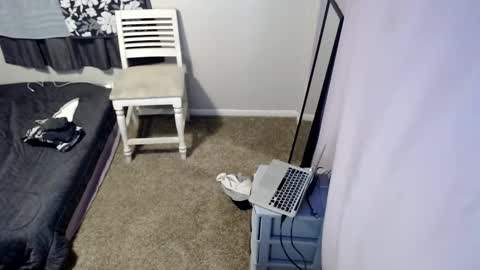 whateveryouwant online show from December 7, 1:29 pm