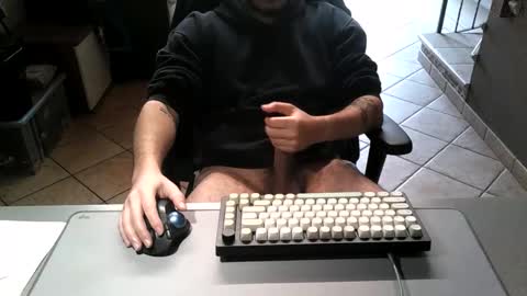 Snapshot of mr_kaa chatting on April 14, 11:05 am mr_kaa online show from April 14, 11:05 am