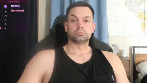 Snapshot of mr_mac69 chatting on February 13, 2:23 am Cam online show from February 13, 2:23 am