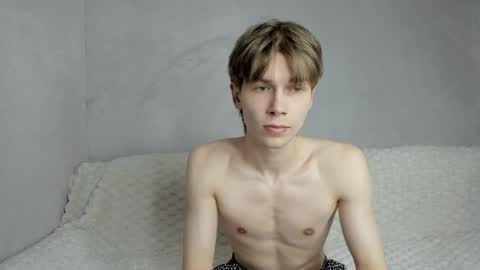 Snapshot of mr_makentoshi chatting on May 16, 3:14 am Makentoshi online show from May 16, 3:14 am