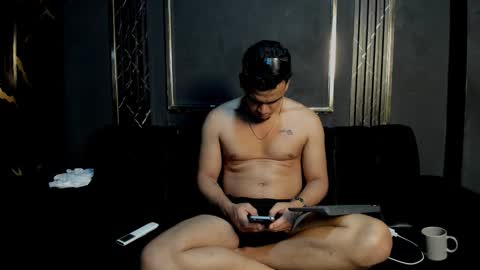 mr_maximo online show from November 29, 8:39 am