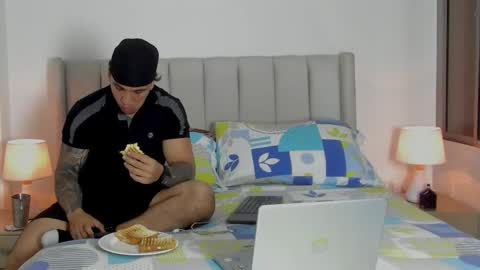 mr_maximo online show from March 10, 4:06 am