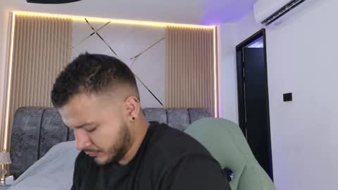 MIKEE online show from May 21, 3:02 am