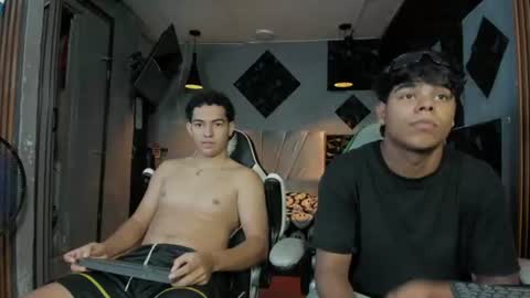 mr_mois online show from July 7, 7:23 am