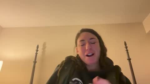 Mr  Mrs Glitter online show from February 8, 12:25 am