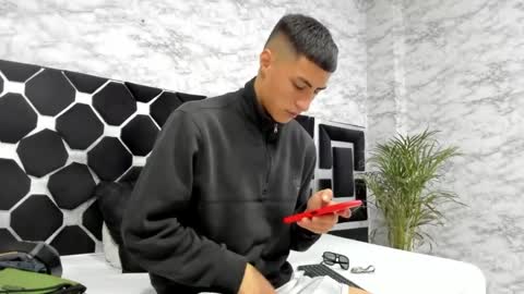 Mr Porn  online show from April 18, 3:10 am
