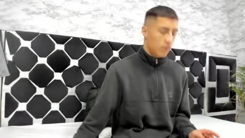 Mr Porn  online show from May 3, 3:23 am