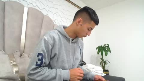 Mr Porn  online show from May 16, 10:41 pm