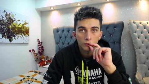 Snapshot of mr_williseo chatting on December 3, 8:06 pm williseo online show from December 3, 8:06 pm