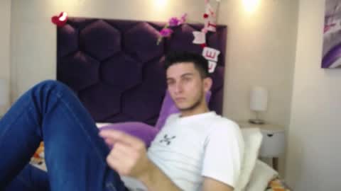 Snapshot of mr_williseo chatting on February 17, 9:30 pm williseo online show from February 17, 9:30 pm