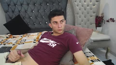 Snapshot of mr_williseo chatting on February 28, 11:12 pm williseo online show from February 28, 11:12 pm