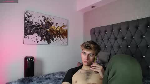 Snapshot of mr_williseo chatting on September 17, 7:10 am williseo online show from September 17, 7:10 am