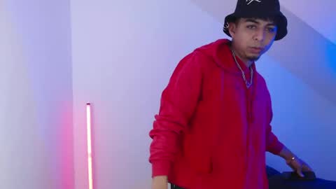 Snapshot of mralpha_latino chatting on April 13, 4:18 am Alpha LATINO online show from April 13, 4:18 am