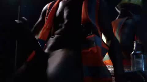 Snapshot of mrbigdiq chatting on December 27, 3:20 am MrBigDiQ1 online show from December 27, 3:20 am