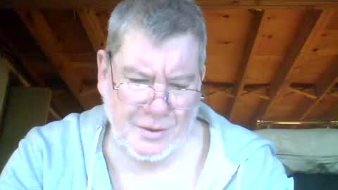 mrblade666 online show from December 13, 1:33 pm