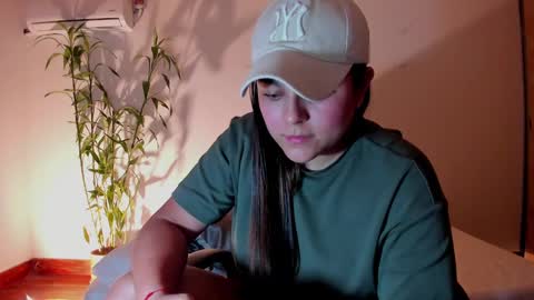 Laura online show from December 30, 3:58 am