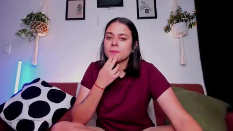 Laura online show from October 22, 2:45 am