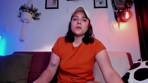 Laura online show from November 28, 10:34 pm