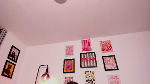 Snapshot of mrbuu_ chatting on July 2, 3:23 am Laura online show from July 2, 3:23 am