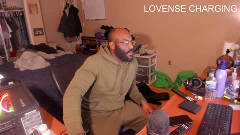 Chuck Daily online show from January 1, 5:43 am