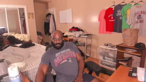 Chuck Daily online show from October 6, 2:31 am