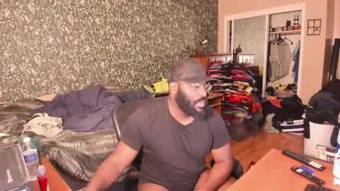 Snapshot of mrchuckdailyxxx chatting on May 8, 6:08 am Chuck Daily online show from May 8, 6:08 am