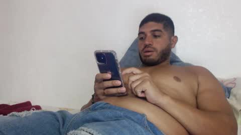Snapshot of mrcum24 chatting on October 8, 9:23 pm Will online show from October 8, 9:23 pm