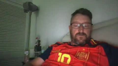 Snapshot of mrcumstain chatting on May 8, 8:14 pm mrcumstain online show from May 8, 8:14 pm