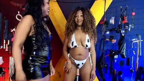 Snapshot of mrebonybdsm chatting on September 30, 8:47 pm mrebonybdsm online show from September 30, 8:47 pm