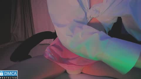 Snapshot of mrediana chatting on May 13, 10:17 pm mrediana online show from May 13, 10:17 pm