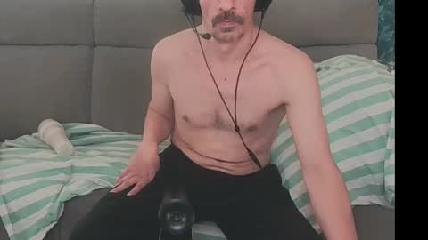 I am Hardy online show from November 23, 3:39 am