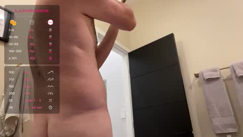 Snapshot of mrexhibits chatting on October 12, 10:47 am mrexhibits online show from October 12, 10:47 am