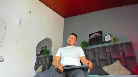 Mr Fox online show from March 2, 7:32 pm