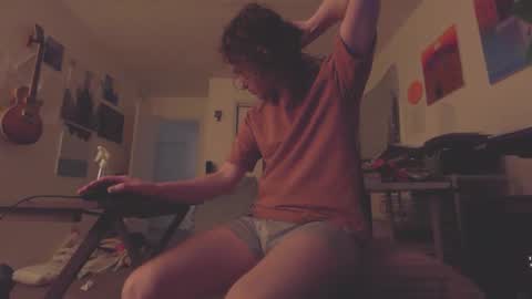 Ian online show from March 25, 8:09 am