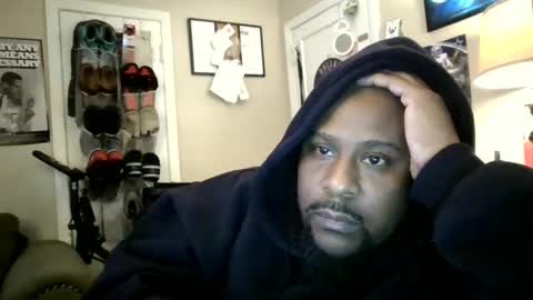 Snapshot of mrknowpussy chatting on January 2, 3:15 am mrknowpussy online show from January 2, 3:15 am
