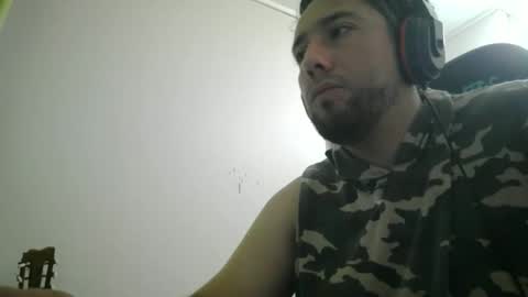 Snapshot of mrlilnice chatting on May 1, 5:01 am mrlilnice online show from May 1, 5:01 am