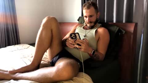 Max online show from October 13, 7:30 am