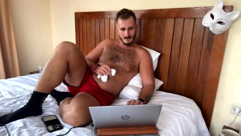 Max online show from April 24, 9:45 am